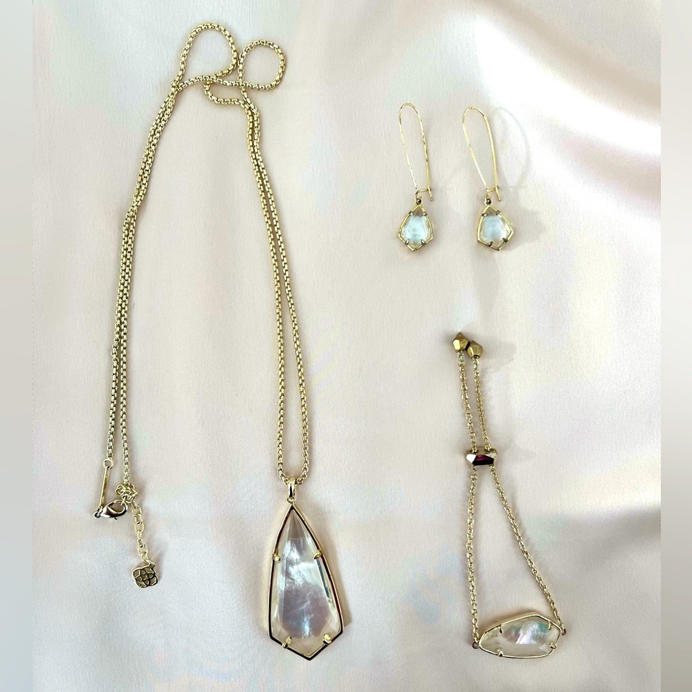 Kendra Scott Gold-Tone Clear Crystal Lilith Pendant Necklace Set - Picture 2 of 12